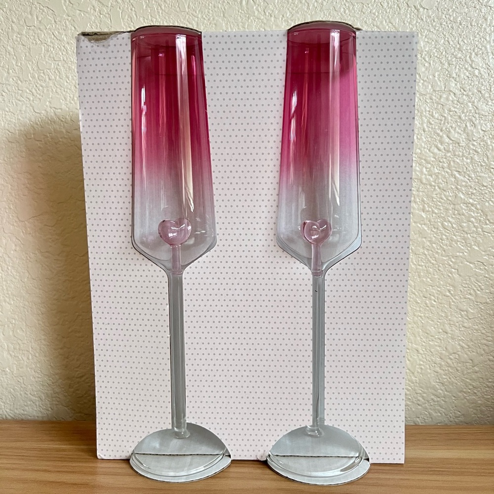 Valentine Cupcakes & Cashmere ombré Pink Heart Champagne Flutes, set of 2